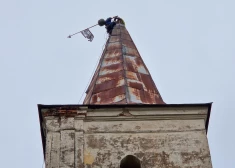 Tā ir cieņas izrādīšana mūsu novadam - cer saglabāt Berķeneles luterāņu baznīcas unikālo vējrādi