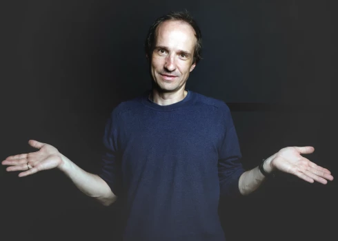 Sveicam dzimšanas dienā aktieri Kasparu Znotiņu!