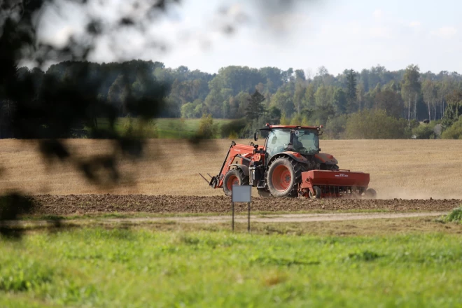 Lauku darbi turpinās arī festivāla laikā.