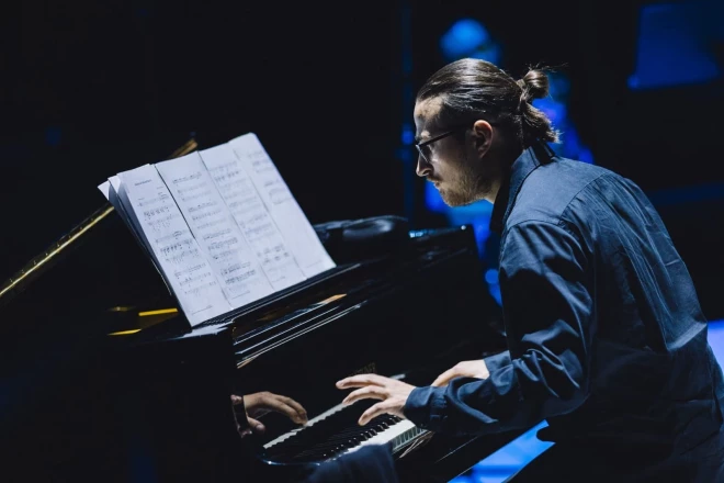 Скрипач и пианист Андрей Егоров.