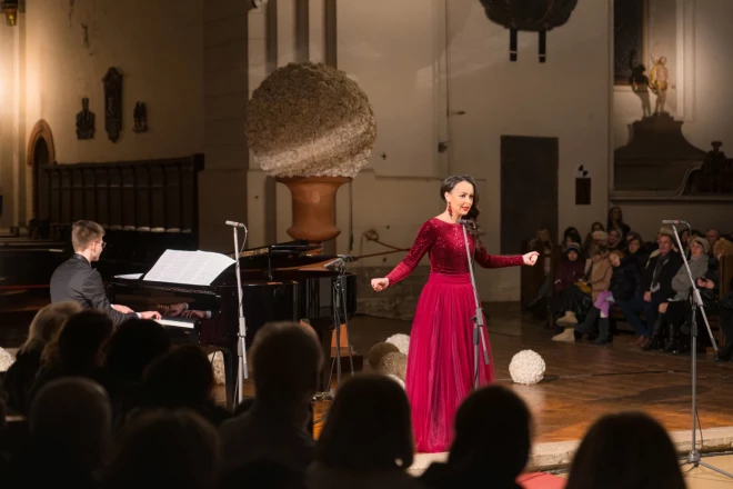 Сопрано Виктория Майоре.