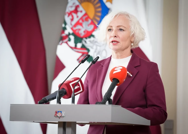 Nakts sēdes beigušās – Mieriņa sola budžetu Saeimā skatīt dienas laikā