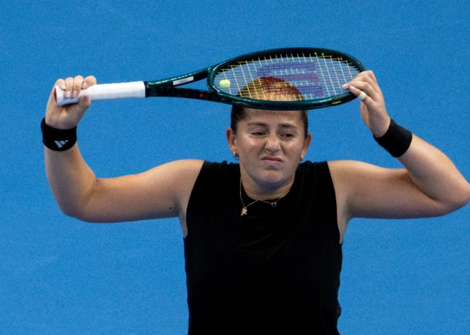 Ostapenko nepabeidz Uhaņas turnīra pirmās kārtas spēli