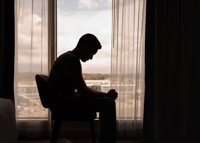 Население тихо сходит с ума? В Латвии отмечен резкий рост числа обращений к психиатру