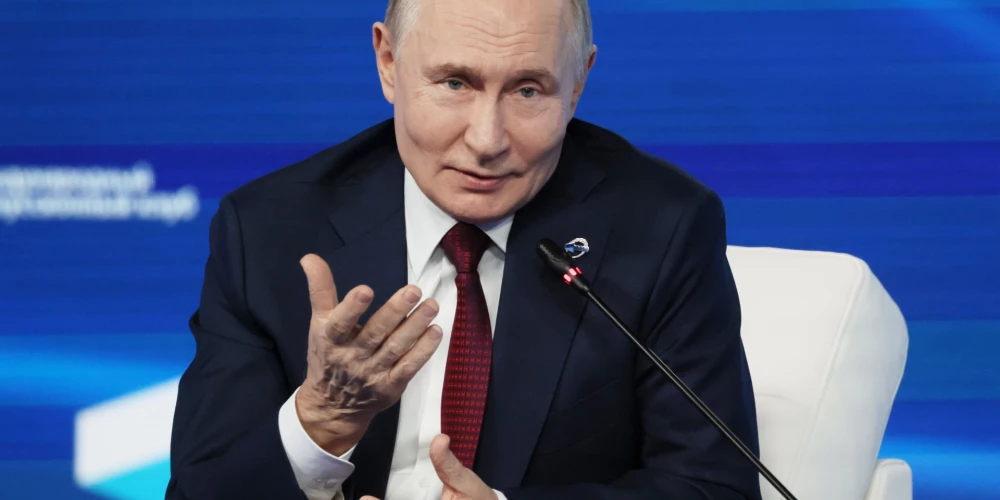 Krievijas diktators Vladimirs Putins turpina zombēt ar alternatīvo patiesību.