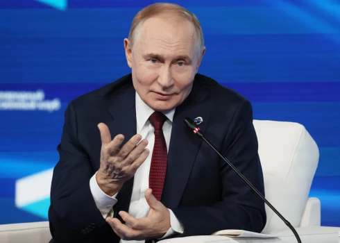 Krievijas diktators Vladimirs Putins turpina zombēt ar alternatīvo patiesību.