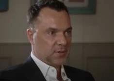 Oleksijs Arestovičs sniedz interviju Putinam tuvajai Ksenijai Sobčakai (ekrānuzņēmums no video)