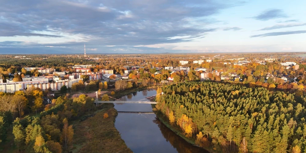 Valmieras pilsētā šī mēneša laikā visiem namiem, kuriem ir centralizēta apkure, plāno to pieslēgt.