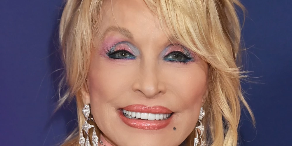 Dollijai Pārtonei konstatētas veselības problēmas.