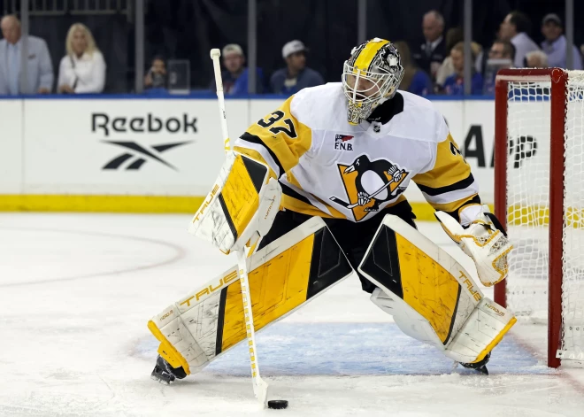 ВИДЕО: латвийский вратарь Артур Шилов отличился в дебютном матче в своей новой команде НХЛ