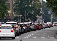 Auto īpašniekiem mazāk birokrātijas – numura zīmes vairs nebūs jānodod CSDD