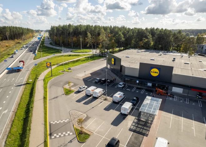 Lidl открывает новый магазин под Ригой - с "зеленой" зоной отдыха и подарками первым покупателям
