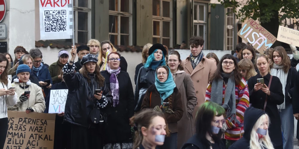 Saeimas atbildīgajā komisijā nokaitētā gaisotnē sāk skatīt ieceri par izstāšanos no Stambulas konvencijas.