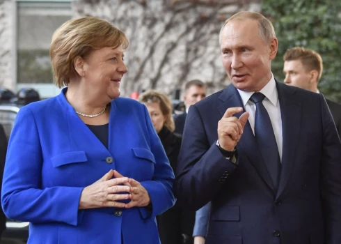 Vācijas kanclere Angela Merkele un Krievijas diktators Vladimirs Putins 2020. gadā