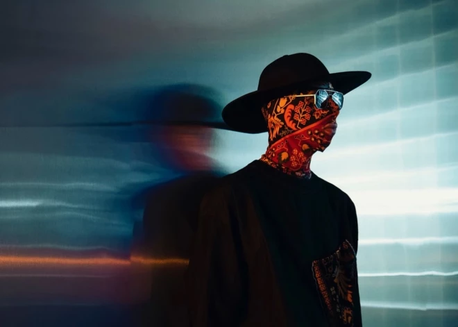 Загадочный музыкант Carpetman впервые выступит в Риге