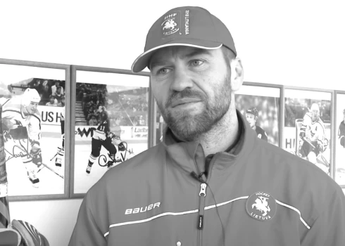 Izcilais lietuviešu hokejists Mindaugs Kiers gāja bojā pēc neveiksmīga lēciena upē.