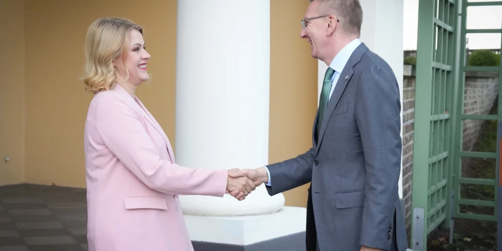 Valsts prezidenta Edgara Rinkēviča un premjeres Evikas Siliņas tikšanās Rīgas pilī 8. oktobrī.