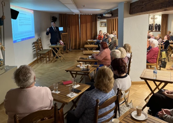 Латвийские пенсионеры обсудили с представителем Минэкономики, как снизить цены на еду. Что они узнали?