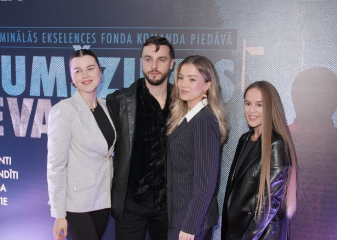 “Tumšzilais Evaņģēlijs” pirmizrāde.