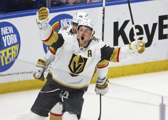 Bijušais Girgensona komandas biedrs noslēdz apjomīgu līgumu; "Maple Leafs" un "Bruins" līderi rezultatīvi uzvarās