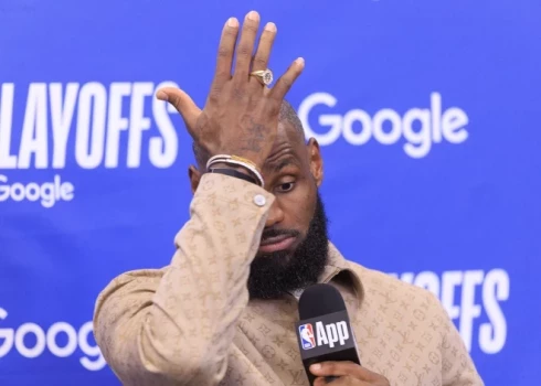 Lebronam Džeimsam ir par ko padomāt.