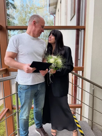 Gluzunovi tagad ir oficiāli precēts pāris.