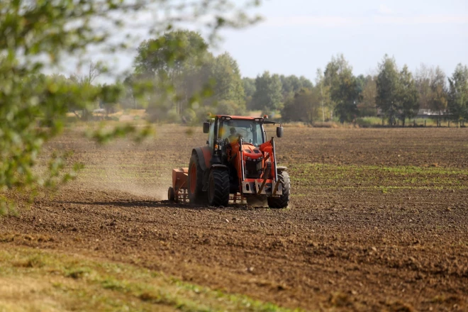 Mārtiņš Cimermanis uzskata, ka Latvijas zemnieki ir ļoti jaudīgi un spēj pārdot savu produkciju visā pasaulē: “Problēma ir tā, ka mēs galvenokārt eksportējam izejvielas.”