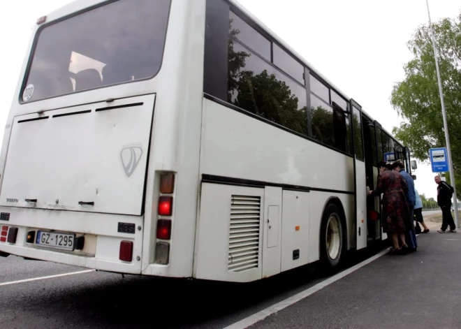 Padome brīdina: Pierīgas iedzīvotājiem būtiski var samazināties sabiedriskā transporta pieejamība