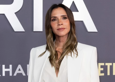 Jaunā “Netflix” seriāla “Victoria Beckham” pirmizrādes vakarā Londonā šā gada 8. oktobrī.