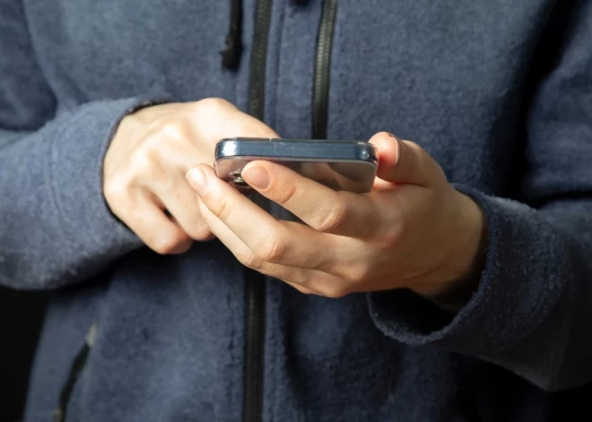 Valsts policija brīdina, ka turpina uzdarboties telefonkrāpnieki