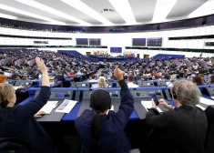 Eiropas Parlamenta deputāti stingri nosoda Krievijas "neapdomīgās un eskalatīvās darbības"
