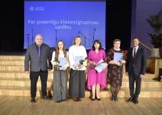 FOTO: Ludzā godināti novada labākie pedagogi