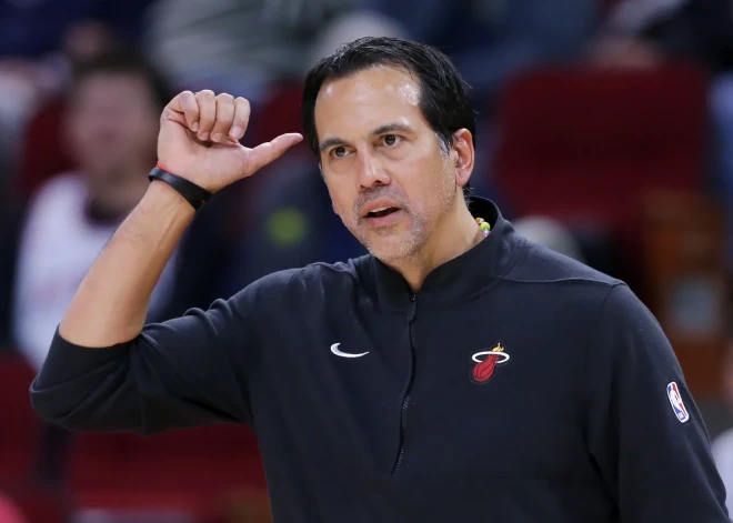 ASV basketbola izlasi vadīs Maiami "Heat" galvenais treneris Ēriks Spolstra