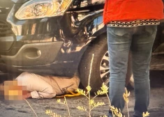 В центре Тукумса пожилая женщина оказалась под колёсами микроавтобуса.