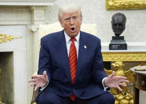 ASV prezidents Donalds Tramps alkst Nobela miera prēmiju un to nemaz neslēpj