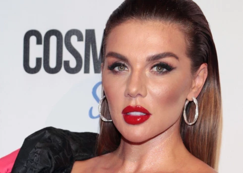 Анна Седокова не привыкла быть одна.