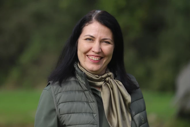 LLKC klieentu apkalpošanas un atbalsta daļas vadītāja, Terēze Riekstiņa uzskata, ka lauksiamniecībā saduras divas sistēmas – ģimenes un bizneses sistēma.