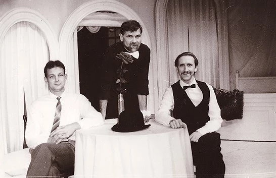 Guntis Skrastiņš, Jaunatnes teātra muzikālās daļas vadītājs Andrejs Laukmanis un Rūdolfs Plēpis televīzijas raidījumā Tonis.