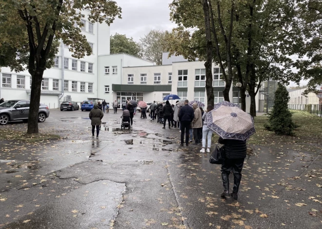 Rīgas dome skaidro, kā Čiekurkalna pamatskolā radās bēdīgā situācija ar latviešu valodas zināšanām