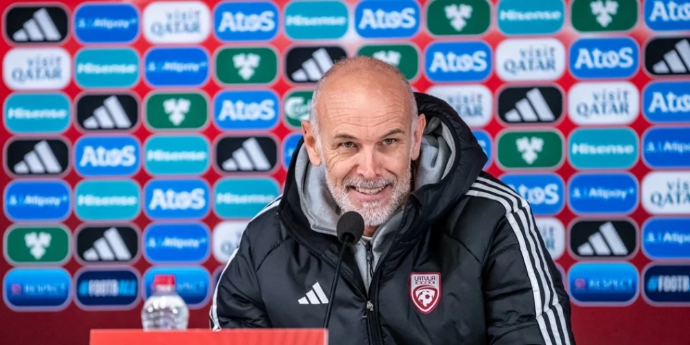 Paolo Nikolato preses konferencē pirms spēles pret Andoru. 