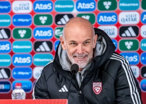 Paolo Nikolato preses konferencē pirms spēles pret Andoru. 