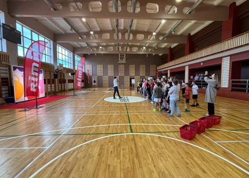 Latvijas olimpieši iedvesmo Kurzemes skolēnus Valdemārpils un Brocēnu vidusskolās.