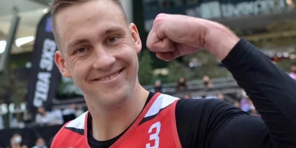 Latvijas 3x3 basketbola izlases spēlētāja Kārļa Lasmaņa komanda "Chongming" sestdien svinēja divas uzvaras Decjinas "Masters" turnīrā.
