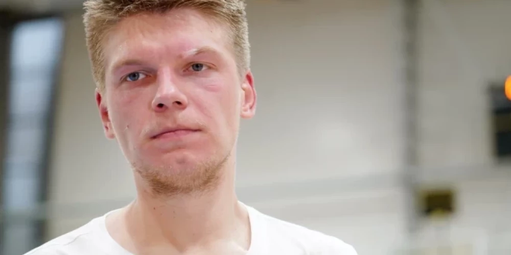 Latvijas basketbolists Kārlis Šiliņš sestdien guva astoņus punktus "Trabzonspor" zaudējumā savā laukumā Turcijas čempionāta trešās kārtas mačā.