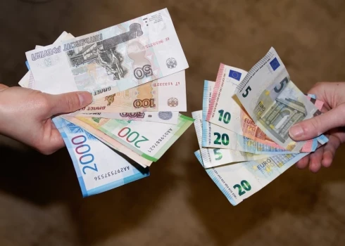 Рубли против евро: кто кого?