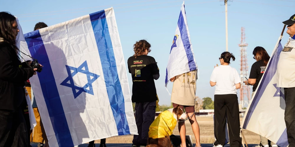 "Hamas" sāk atbrīvot izraēliešu ķīlniekus.