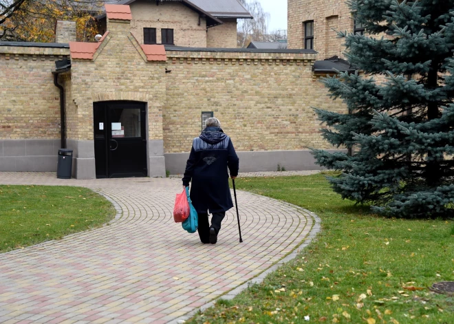 Pensionāru federācija aicina atbalstīt darba devējus, bet Finanšu ministrija uzsver – atvieglojumi jau pastāv