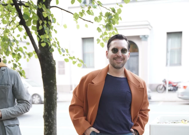 Modes mākslinieks Atis Artemjevs jau desmit gadus nav saticis dēlu