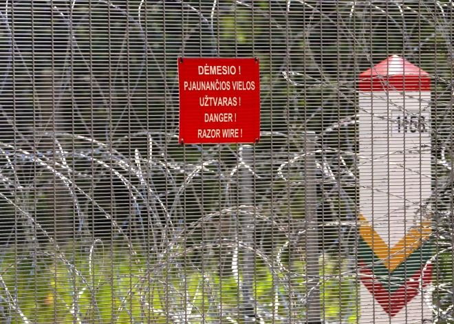 Lietuvā no Baltkrievijas ar laivām mēģina iekļūt divas nelegālo migrantu grupas