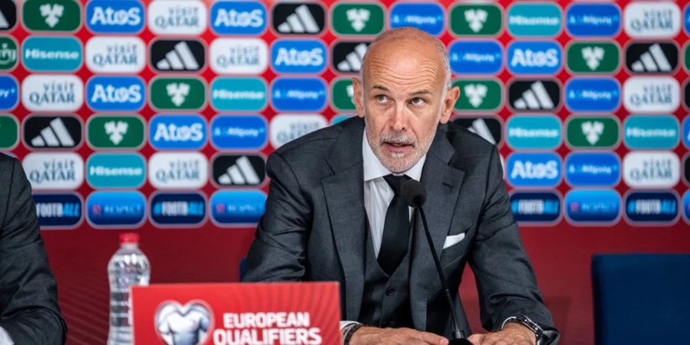 Paolo Nikolato preses konferencē pirms spēles pret Angliju. 
